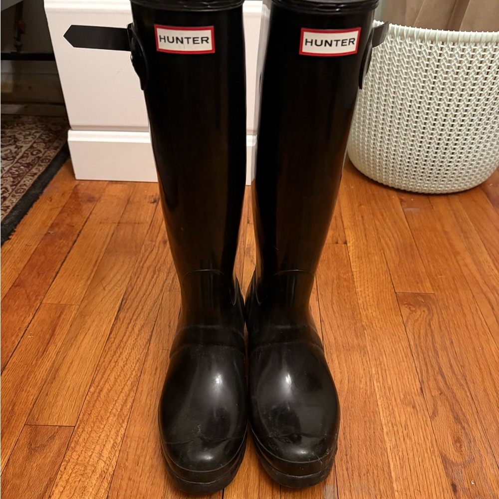 Like New Hunter Classic Black Rain Boots